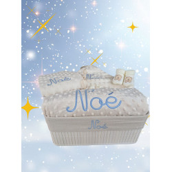Corbeille cadeau naissance personnalisée
